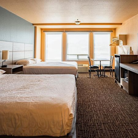 Hotel Ramada By Wyndham Cranbrook Exterior foto